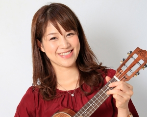 ウクレレ奏者深町友里恵の画像