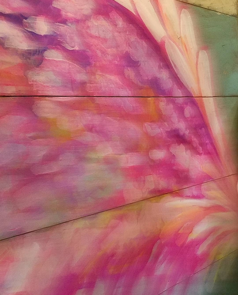 maYapaintの羽の壁　壁画作品